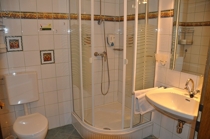 Zimmer 4, Badezimmer