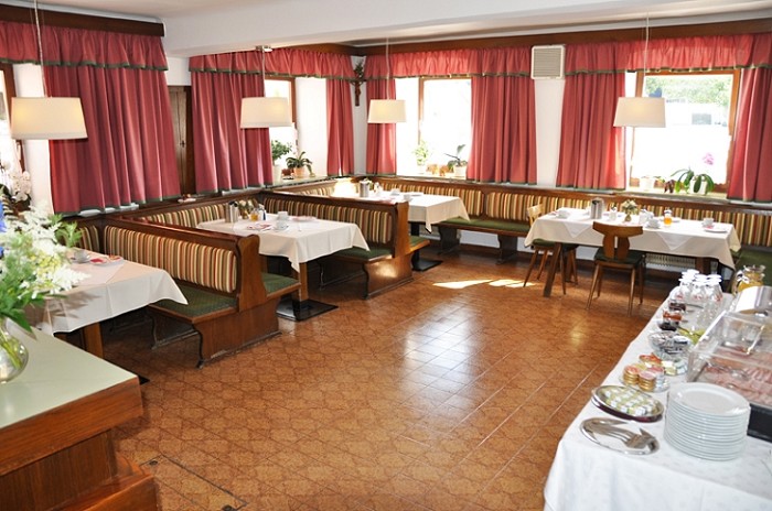 fruehstuecksraum_pension_pirker_weisskirchen_11